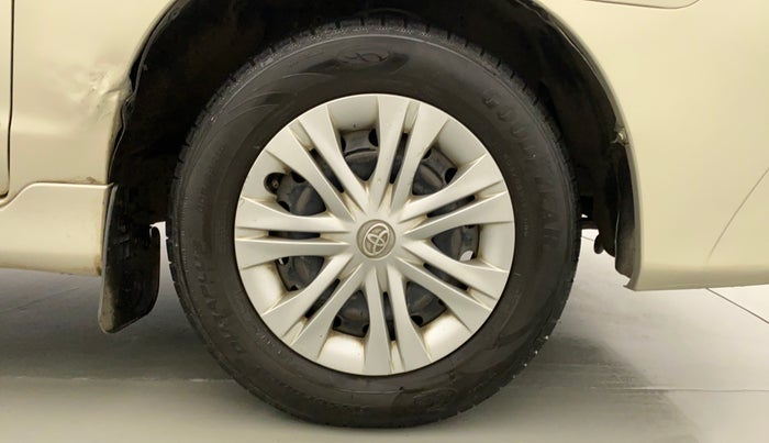 2014 Toyota Innova 2.5 GX 7 STR, Diesel, Manual, 1,04,512 km, Right Front Wheel