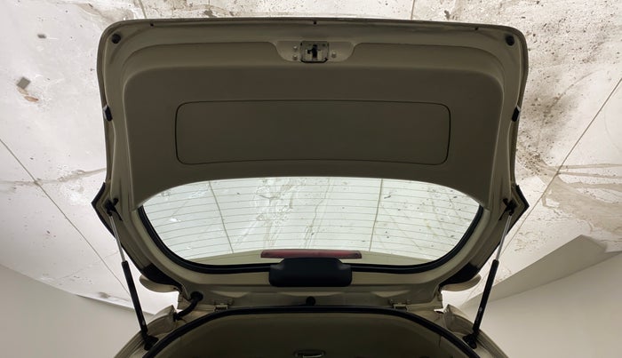 2014 Toyota Innova 2.5 GX 7 STR, Diesel, Manual, 1,04,512 km, Boot Door Open