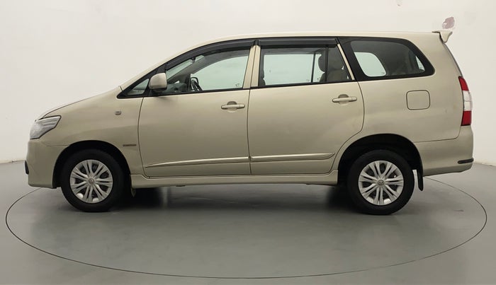 2014 Toyota Innova 2.5 GX 7 STR, Diesel, Manual, 1,04,512 km, Left Side