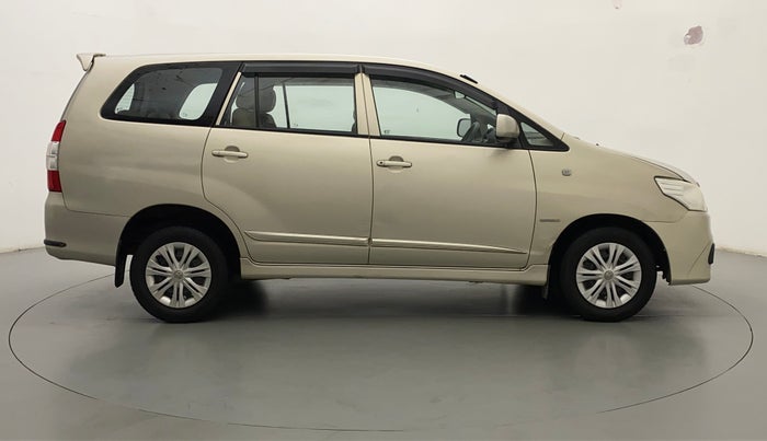 2014 Toyota Innova 2.5 GX 7 STR, Diesel, Manual, 1,04,512 km, Right Side