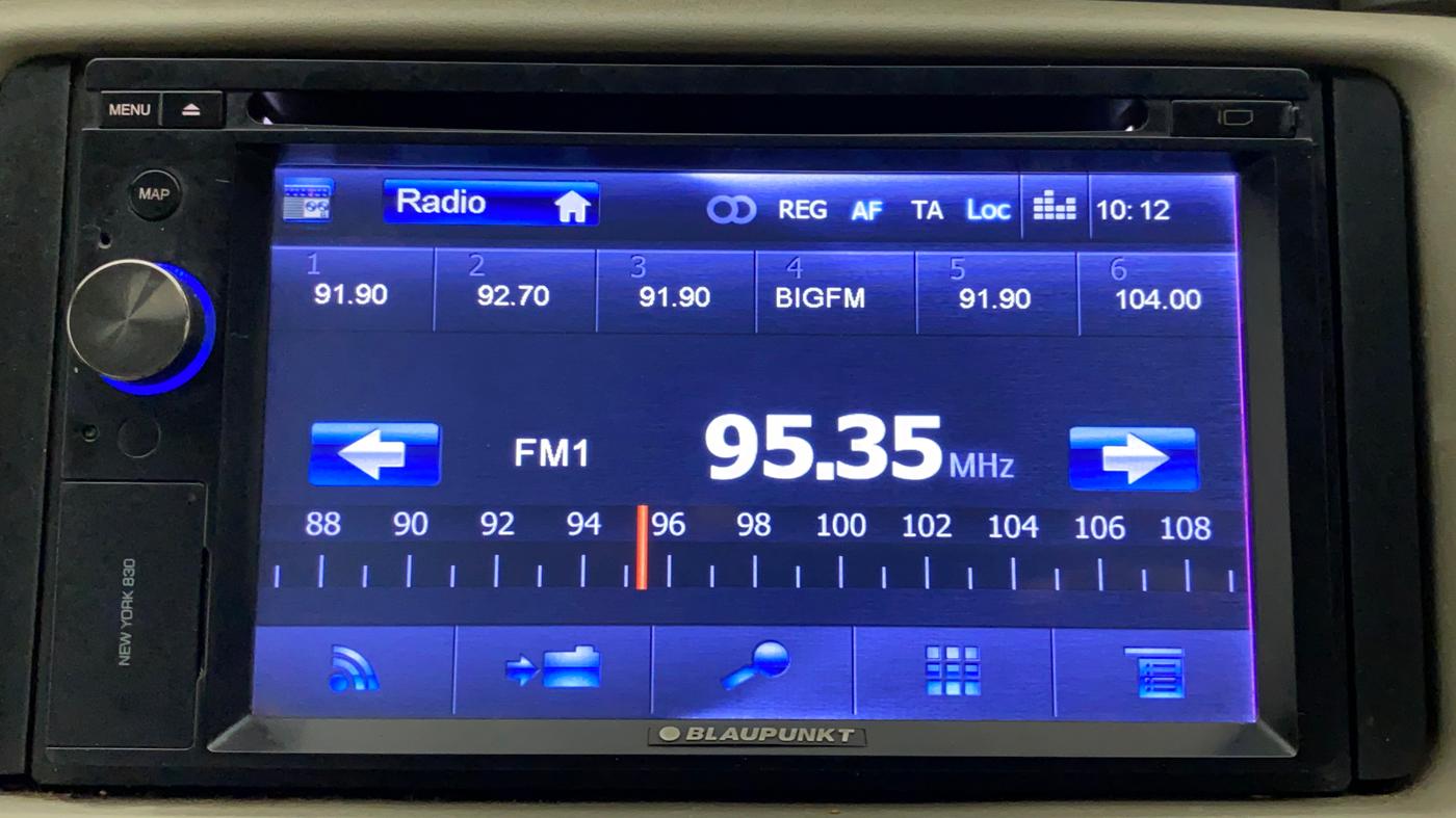 2014 Toyota Innova 2.5 GX 7 STR, Diesel, Manual, 1,04,512 km, Infotainment System