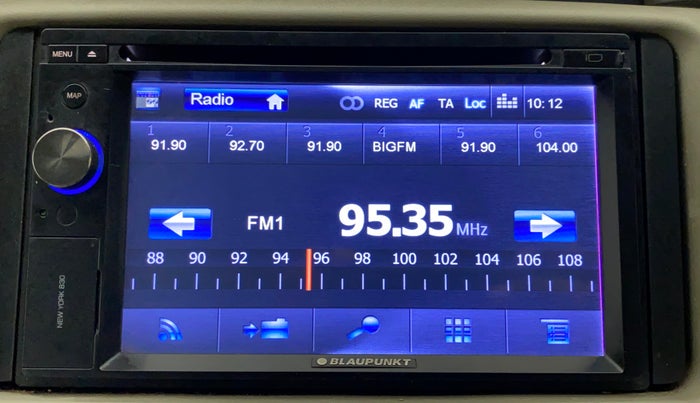 2014 Toyota Innova 2.5 GX 7 STR, Diesel, Manual, 1,04,512 km, Infotainment System