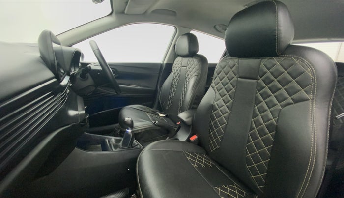 2021 Hyundai NEW I20 ASTA 1.2 MT, Petrol, Manual, 51,220 km, Right Side Front Door Cabin