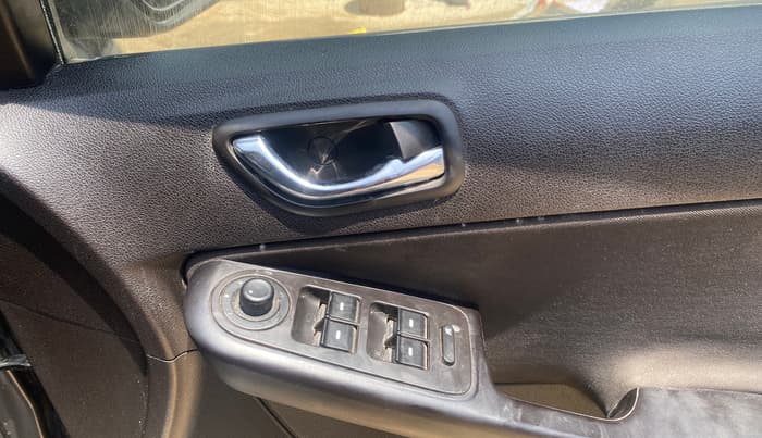 2015 Tata Bolt XT REVOTRON, Petrol, Manual, 85,243 km, Driver Side Door Panels Control