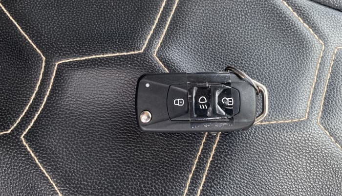 2015 Tata Bolt XT REVOTRON, Petrol, Manual, 85,243 km, Key Close Up