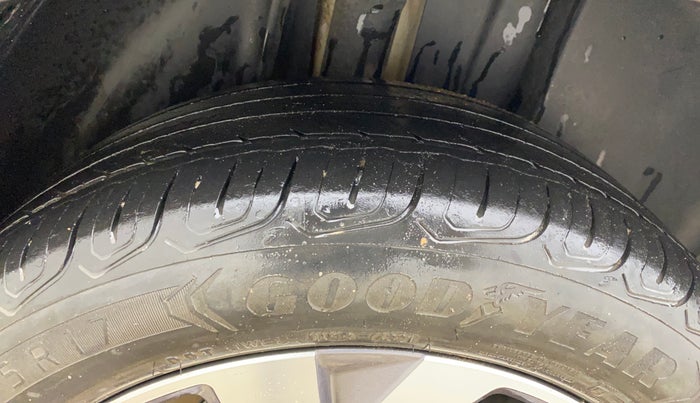 2022 Volkswagen TAIGUN TOPLINE 1.0 TSI MT, Petrol, Manual, 54,233 km, Right Rear Tyre Tread