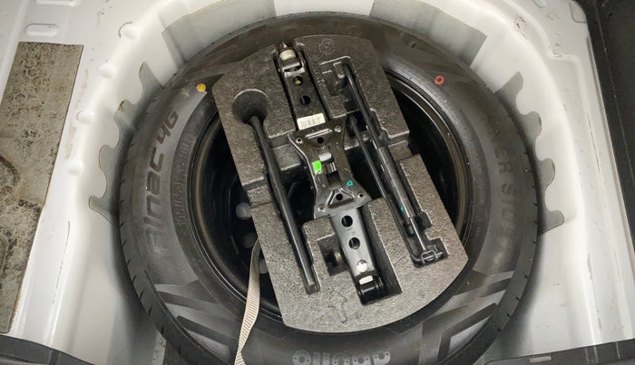 2022 Volkswagen TAIGUN TOPLINE 1.0 TSI MT, Petrol, Manual, 54,233 km, Spare Tyre