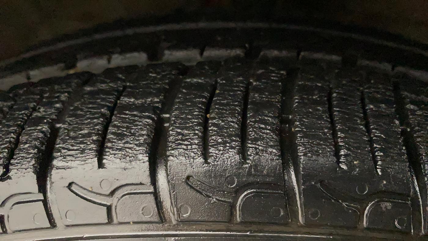 2018 Hyundai NEW SANTRO SPORTZ CNG, CNG, Manual, 28,634 km, Right Front Tyre Tread