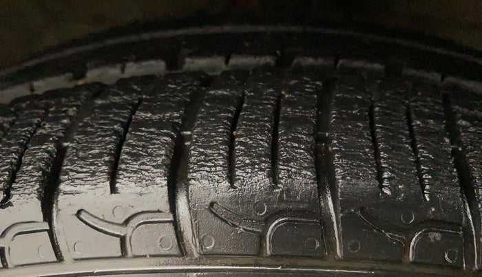 2018 Hyundai NEW SANTRO SPORTZ CNG, CNG, Manual, 28,634 km, Right Front Tyre Tread