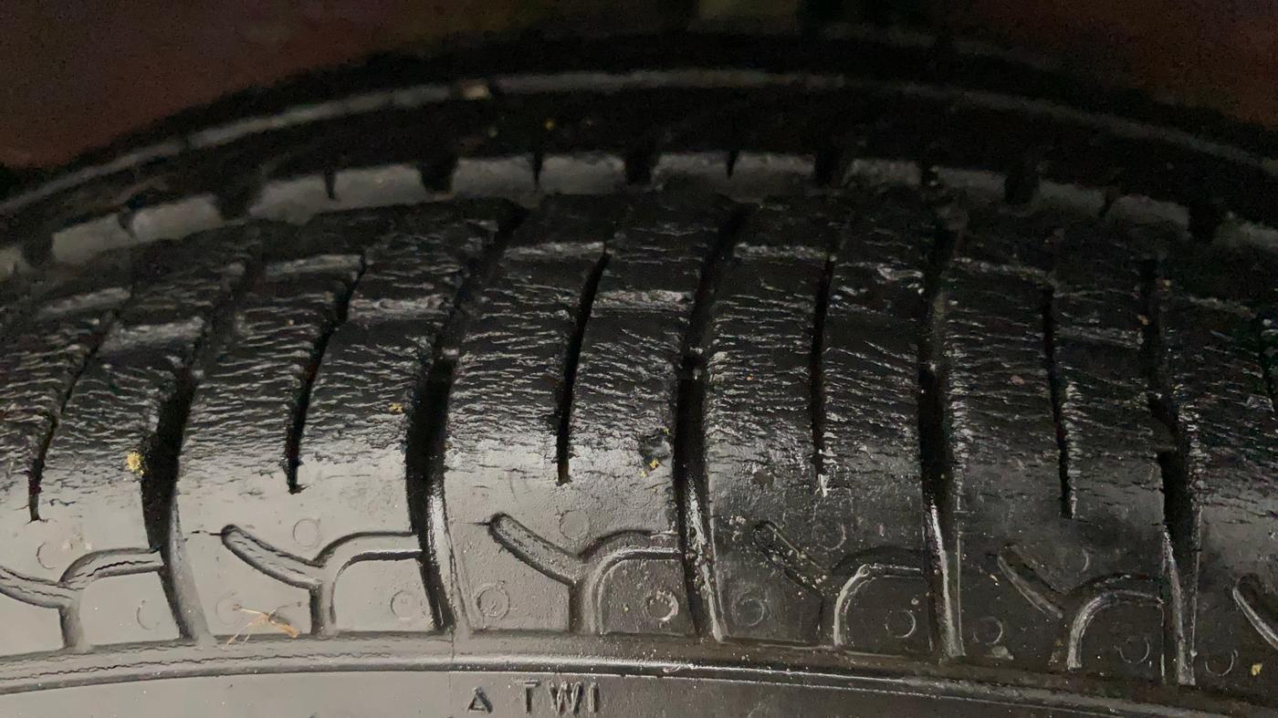 2018 Hyundai NEW SANTRO SPORTZ CNG, CNG, Manual, 28,634 km, Right Rear Tyre Tread