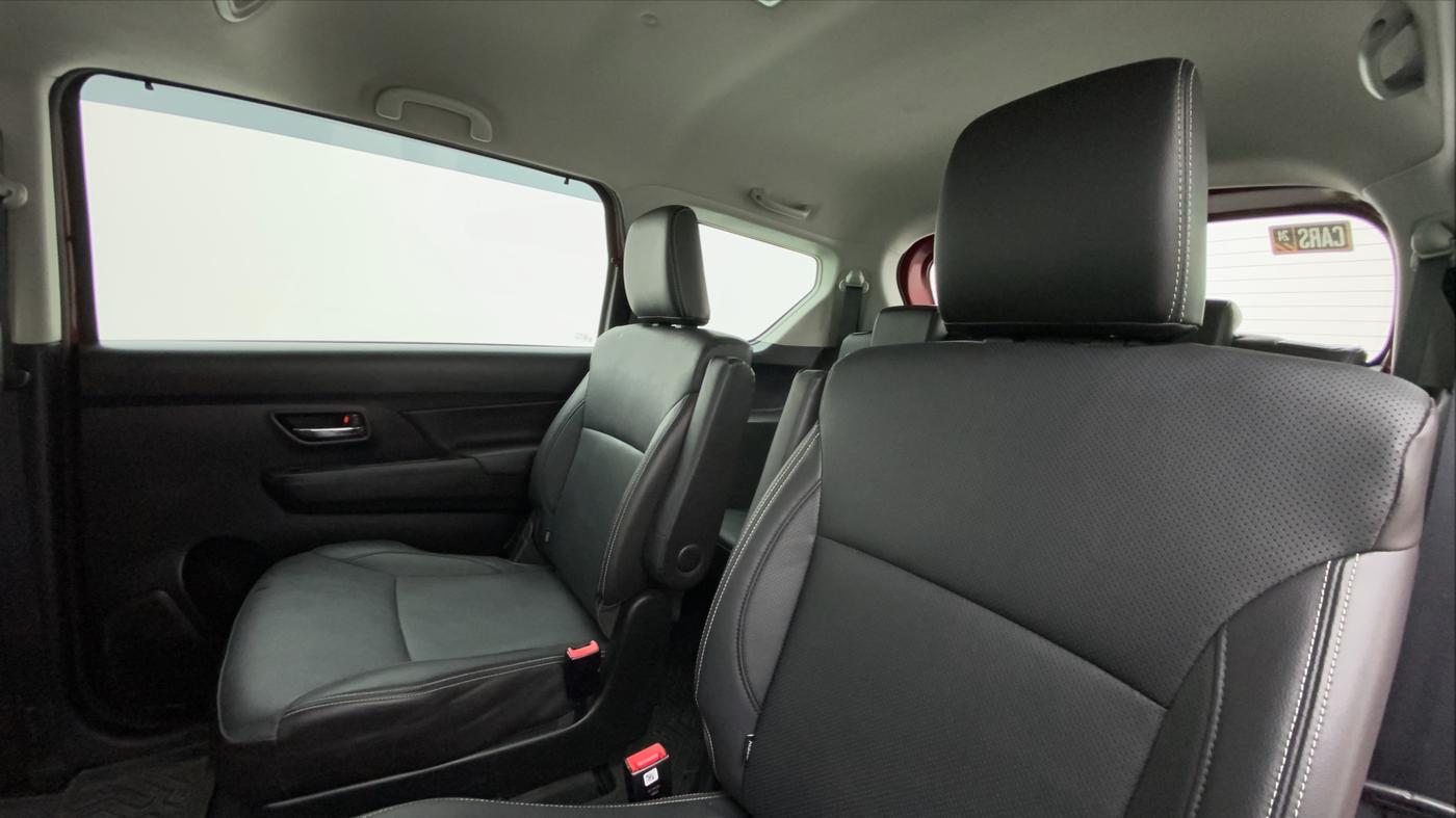 2022 Maruti XL6 ALPHA PLUS MT DUAL TONE, Petrol, Manual, 30,516 km, Right Side Rear Door Cabin