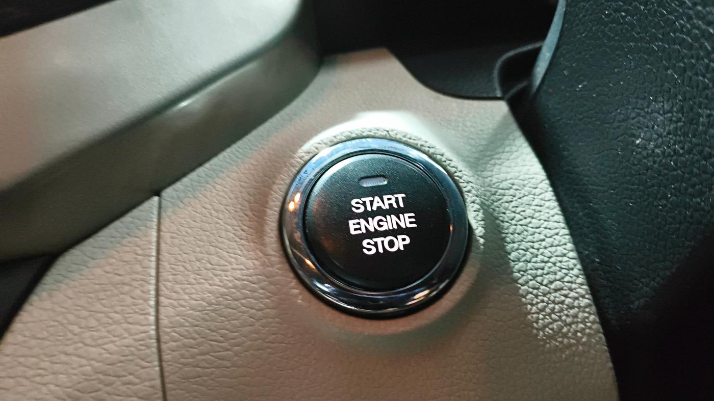 2020 Mahindra XUV300 W8 (O) 1.2 PETROL, CNG, Manual, 95,025 km, Keyless Start/ Stop Button
