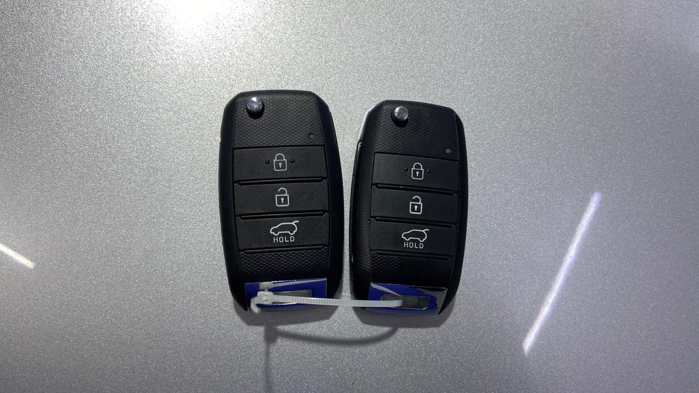 2022 KIA SONET HTK PLUS 1.2, Petrol, Manual, 17,803 km, Key Close Up