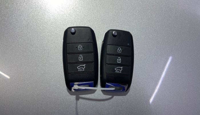 2022 KIA SONET HTK PLUS 1.2, Petrol, Manual, 17,803 km, Key Close Up