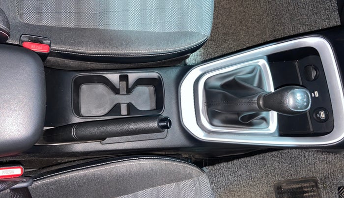 2022 KIA SONET HTK PLUS 1.2, Petrol, Manual, 17,803 km, Gear Lever