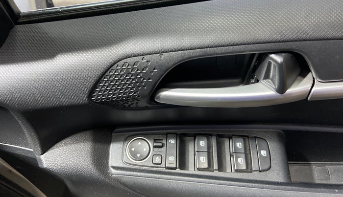 2022 KIA SONET HTK PLUS 1.2, Petrol, Manual, 17,803 km, Driver Side Door Panels Control