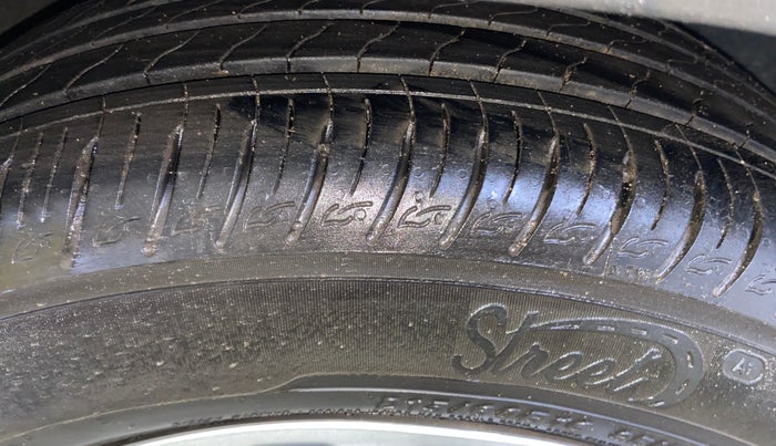 2022 KIA SONET HTK PLUS 1.2, Petrol, Manual, 17,803 km, Right Front Tyre Tread