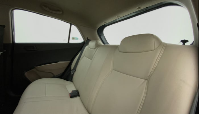 2014 Hyundai Grand i10 MAGNA 1.2 KAPPA VTVT, Petrol, Manual, 26,754 km, Right Side Rear Door Cabin