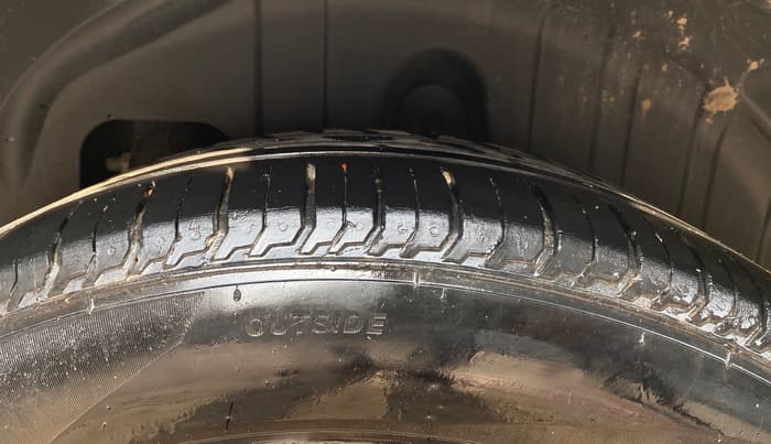 2021 Mahindra XUV300 W8 (O) 1.5 DIESEL, Diesel, Manual, 80,893 km, Left Rear Tyre Tread