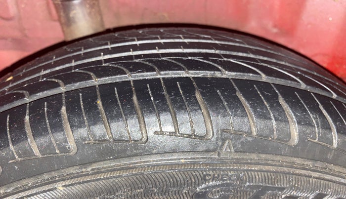 2013 Honda Brio S MT, Petrol, Manual, 84,188 km, Right Rear Tyre Tread