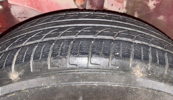 2013 Honda Brio S MT, Petrol, Manual, 84,188 km, Left Front Tyre Tread