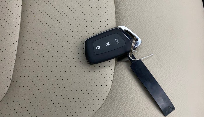 2023 MG HECTOR SMART PRO 1.5 TURBO MT PETROL, Petrol, Manual, 16,880 km, Key Close Up