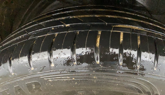 2023 MG HECTOR SMART PRO 1.5 TURBO MT PETROL, Petrol, Manual, 16,880 km, Right Front Tyre Tread