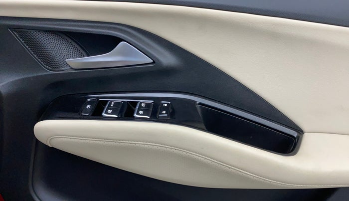 2023 MG HECTOR SMART PRO 1.5 TURBO MT PETROL, Petrol, Manual, 16,880 km, Driver Side Door Panels Control