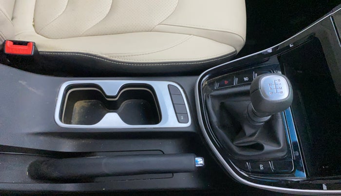 2023 MG HECTOR SMART PRO 1.5 TURBO MT PETROL, Petrol, Manual, 16,880 km, Gear Lever