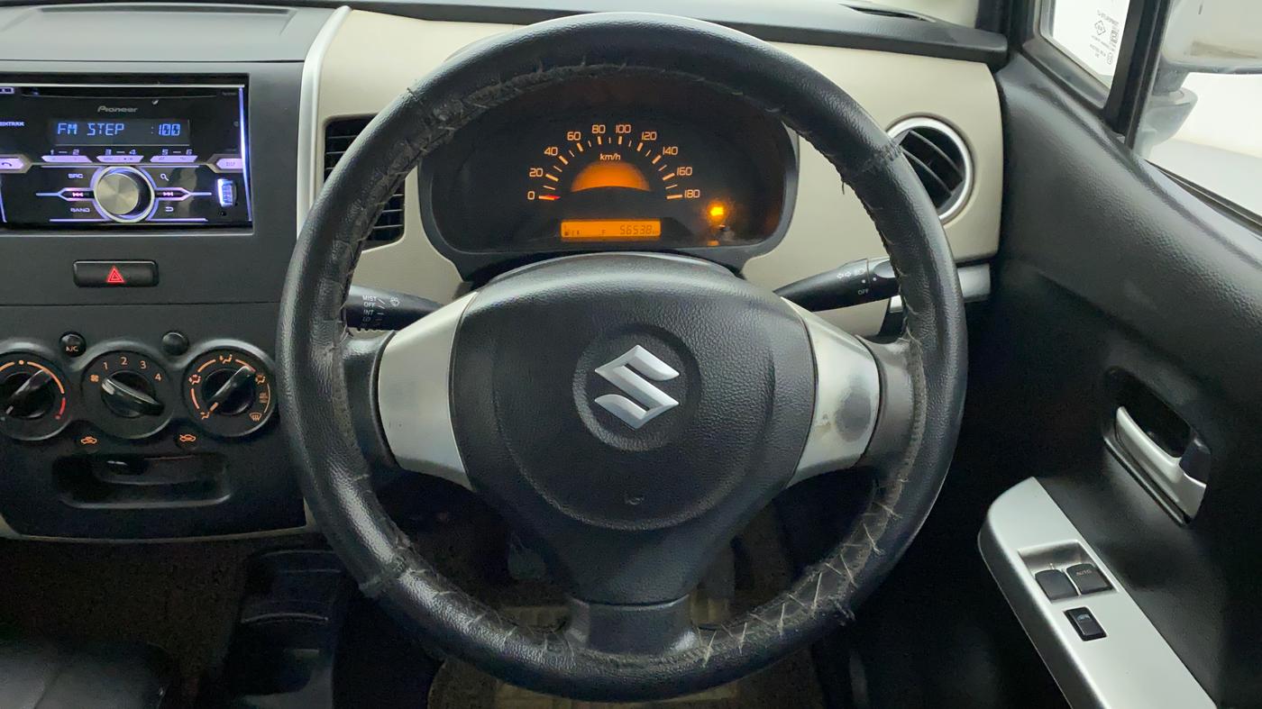 2016 Maruti Wagon R 1.0 LXI CNG, CNG, Manual, 56,582 km, Steering Wheel Close Up