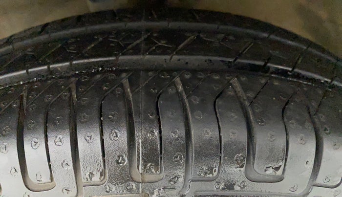 2016 Maruti Wagon R 1.0 LXI CNG, CNG, Manual, 56,582 km, Right Front Tyre Tread