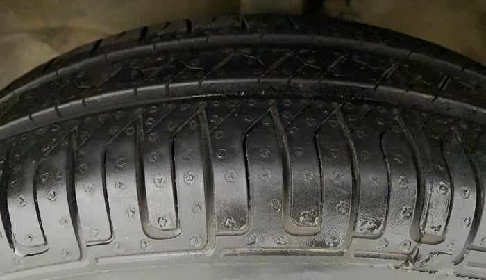 2016 Maruti Wagon R 1.0 LXI CNG, CNG, Manual, 56,582 km, Left Front Tyre Tread