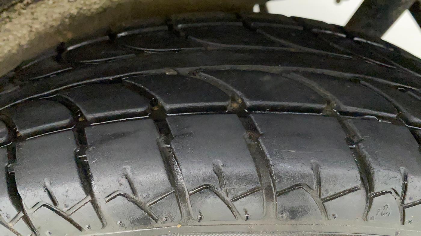 2016 Maruti Wagon R 1.0 LXI CNG, CNG, Manual, 56,582 km, Left Rear Tyre Tread