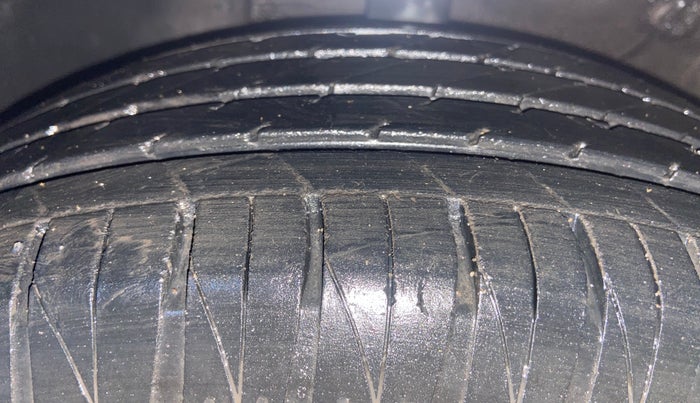 2021 KIA SONET HTK PLUS 1.2, Petrol, Manual, 44,830 km, Left Front Tyre Tread