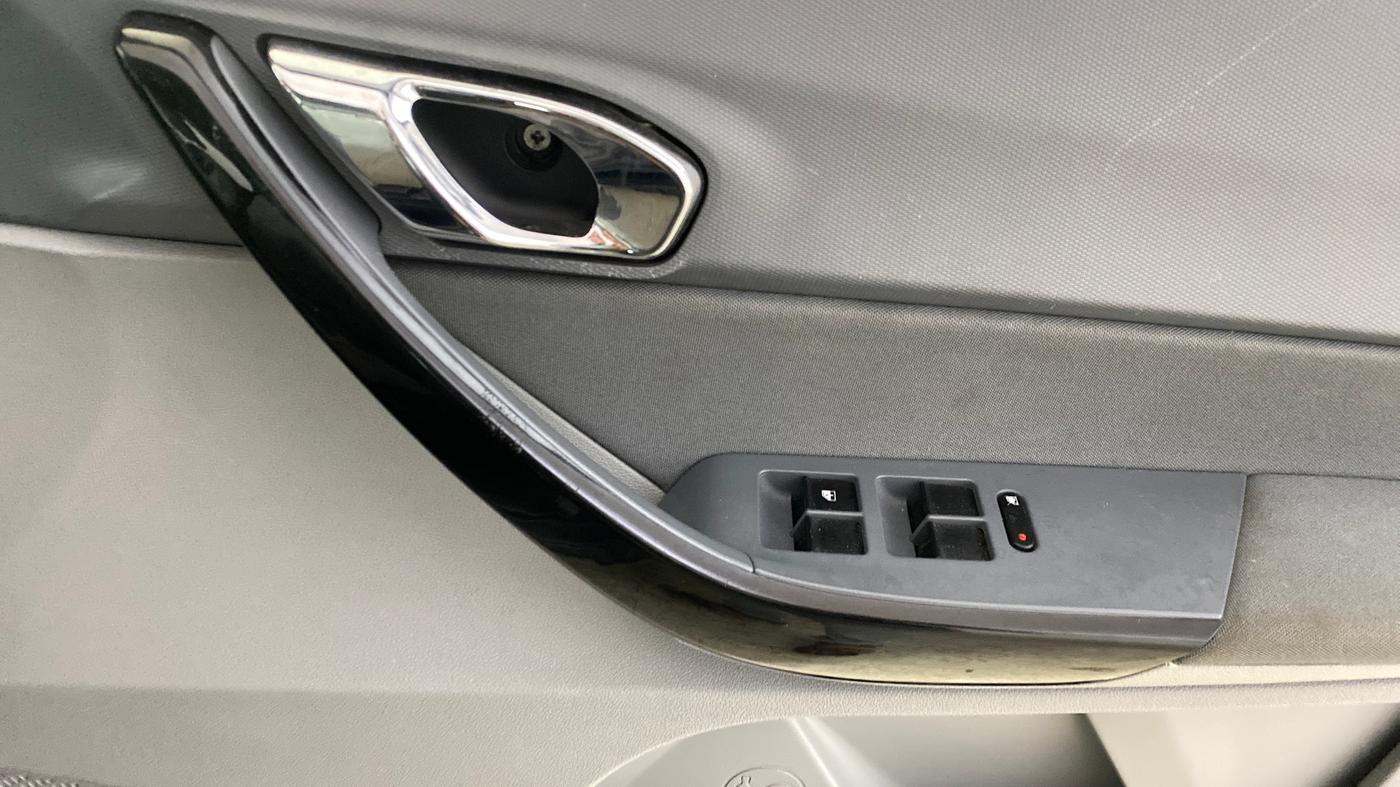 2020 Tata TIGOR XZ PLUS PETROL, Petrol, Manual, 67,930 km, Driver Side Door Panels Control
