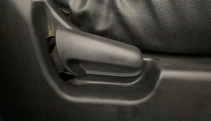 2016 Maruti Wagon R 1.0 LXI, Petrol, Manual, 21,597 km, Driver Side Adjustment Panel