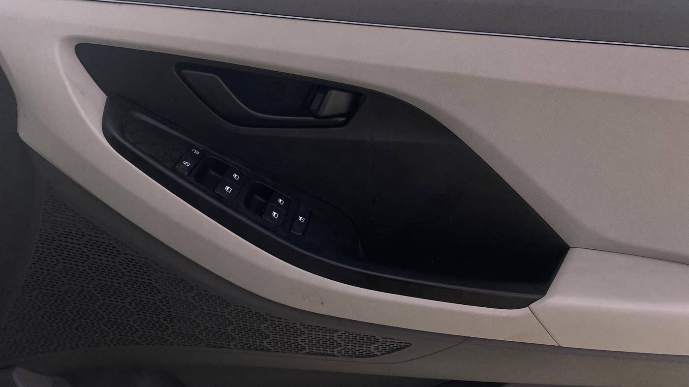 2025 Hyundai Creta E 1.5 PETROL, CNG, Manual, 10,365 km, Driver Side Door Panels Control