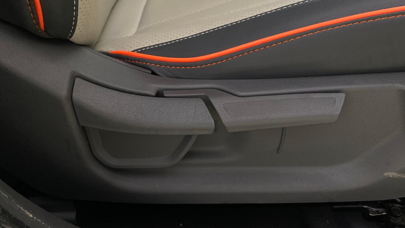 2025 Hyundai Creta E 1.5 PETROL, CNG, Manual, 10,365 km, Driver Side Adjustment Panel