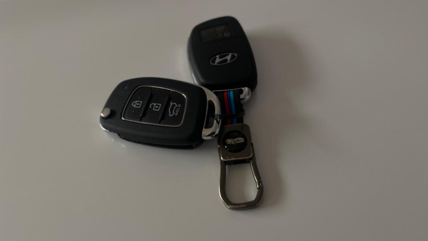 2025 Hyundai Creta E 1.5 PETROL, CNG, Manual, 10,365 km, Key Close Up