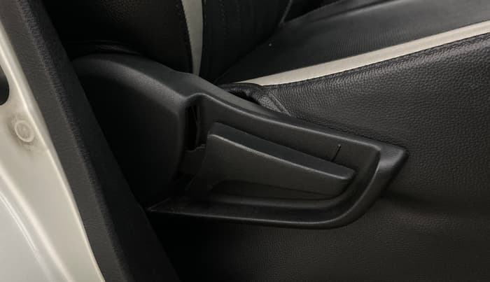 2020 Maruti S PRESSO VXI+, Petrol, Manual, 56,395 km, Driver Side Adjustment Panel