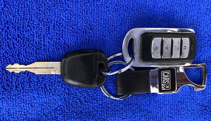 2019 Maruti Alto LXI, Petrol, Manual, 54,396 km, Key Close Up