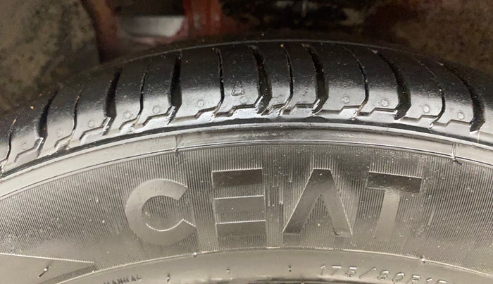 2014 Hyundai Xcent SX AT 1.2 (O), Petrol, Automatic, 52,499 km, Left Front Tyre Tread