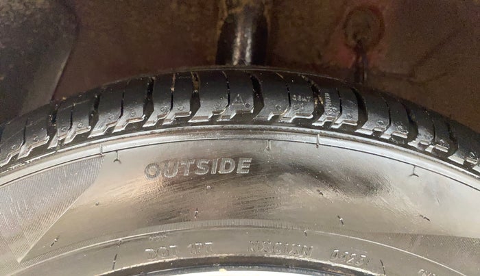 2014 Hyundai Xcent SX AT 1.2 (O), Petrol, Automatic, 52,499 km, Right Rear Tyre Tread