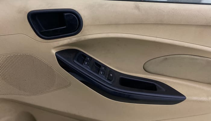 2015 Ford Figo Aspire TITANIUM 1.5 PETROL AT, Petrol, Automatic, 65,744 km, Driver Side Door Panels Control