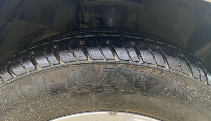 2015 Ford Figo Aspire TITANIUM 1.5 PETROL AT, Petrol, Automatic, 65,744 km, Right Front Tyre Tread