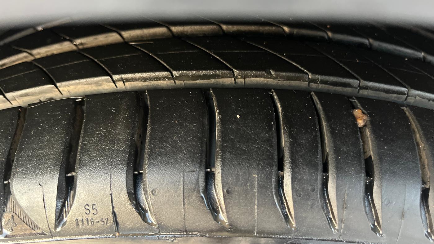2021 Volkswagen TAIGUN GT PLUS 1.5 TSI DSG, Petrol, Automatic, 1,13,275 km, Right Front Tyre Tread