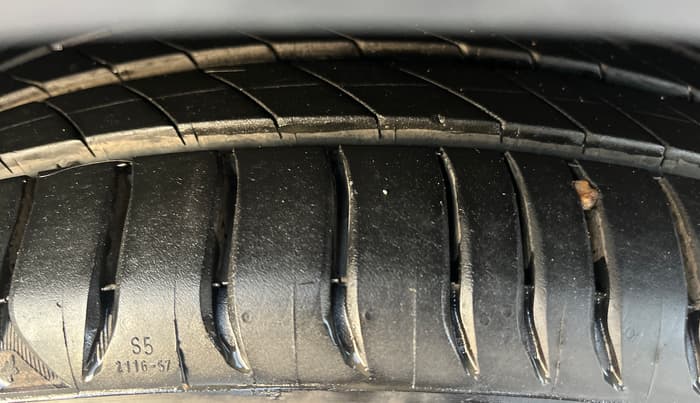 2021 Volkswagen TAIGUN GT PLUS 1.5 TSI DSG, Petrol, Automatic, 1,13,275 km, Right Front Tyre Tread