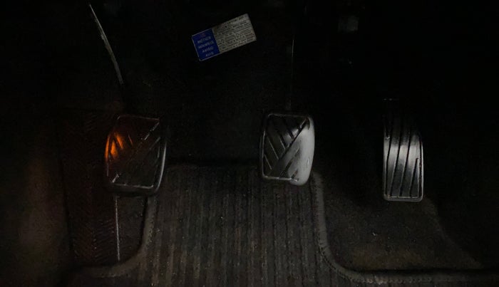 2018 Maruti Baleno ZETA PETROL 1.2, Petrol, Manual, 69,375 km, Pedals