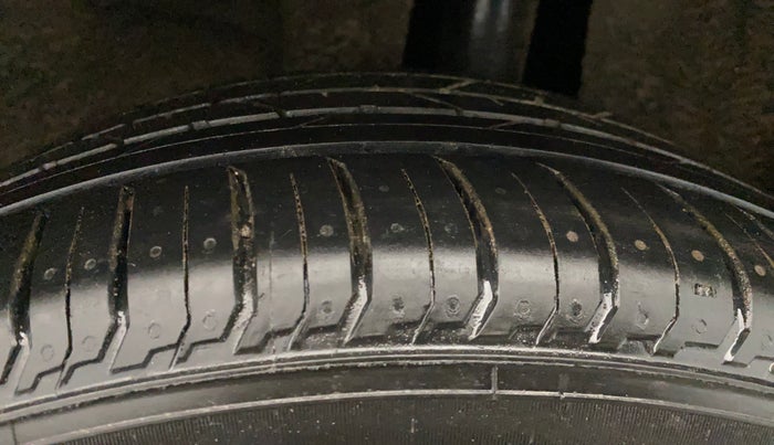 2018 Maruti Baleno ZETA PETROL 1.2, Petrol, Manual, 69,375 km, Left Rear Tyre Tread