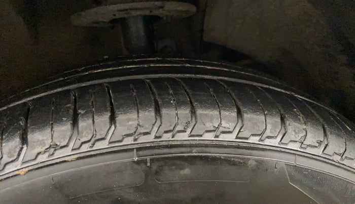 2018 Maruti Baleno ZETA PETROL 1.2, Petrol, Manual, 69,375 km, Right Front Tyre Tread